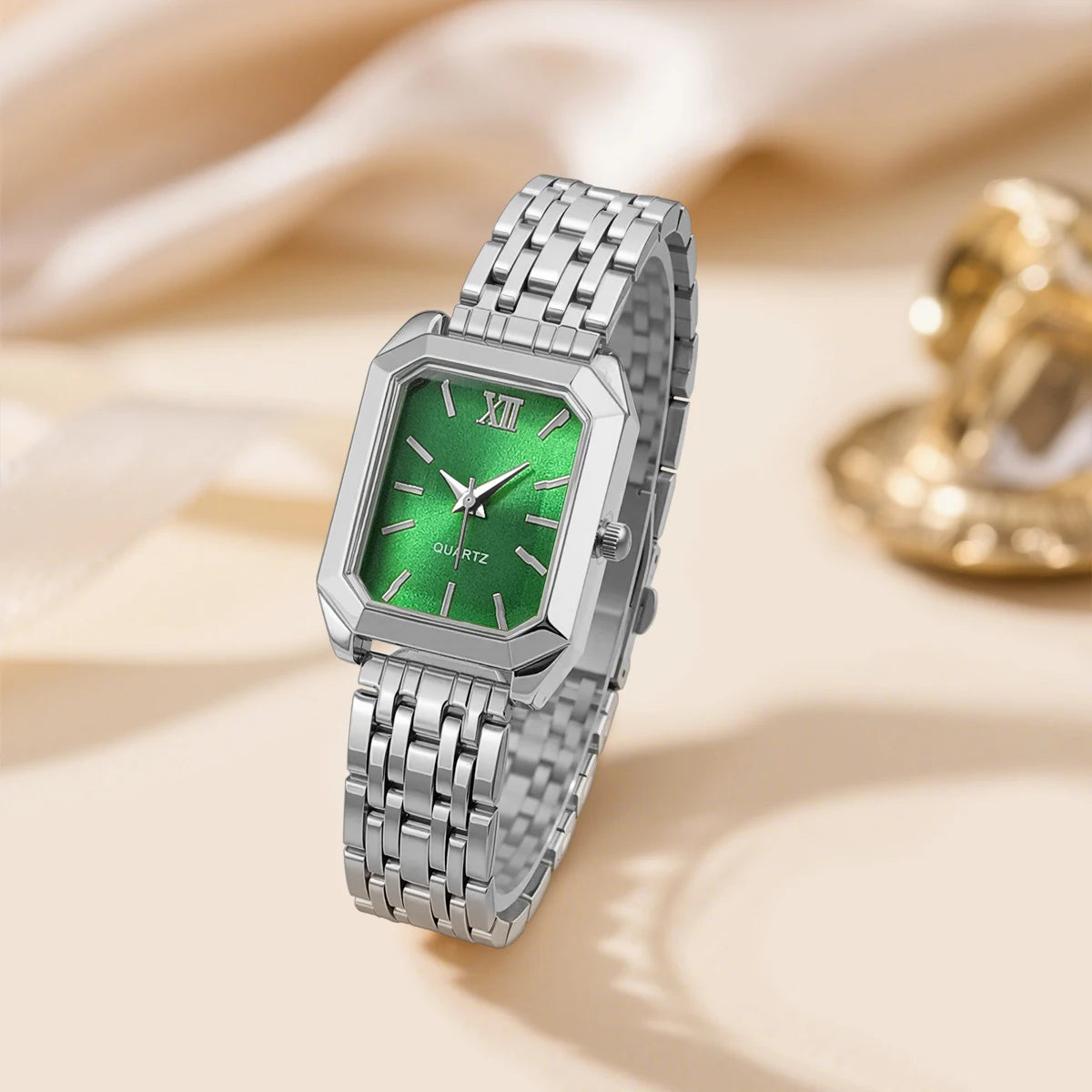 Luxury Alloy Strap Quartz Women's Wristwatch
