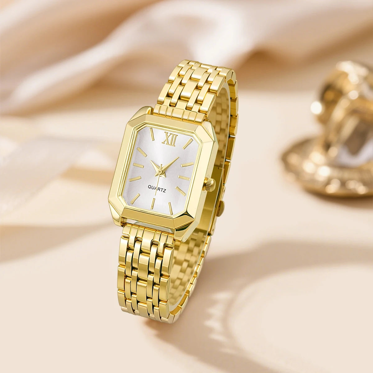 Luxury Alloy Strap Quartz Women's Wristwatch