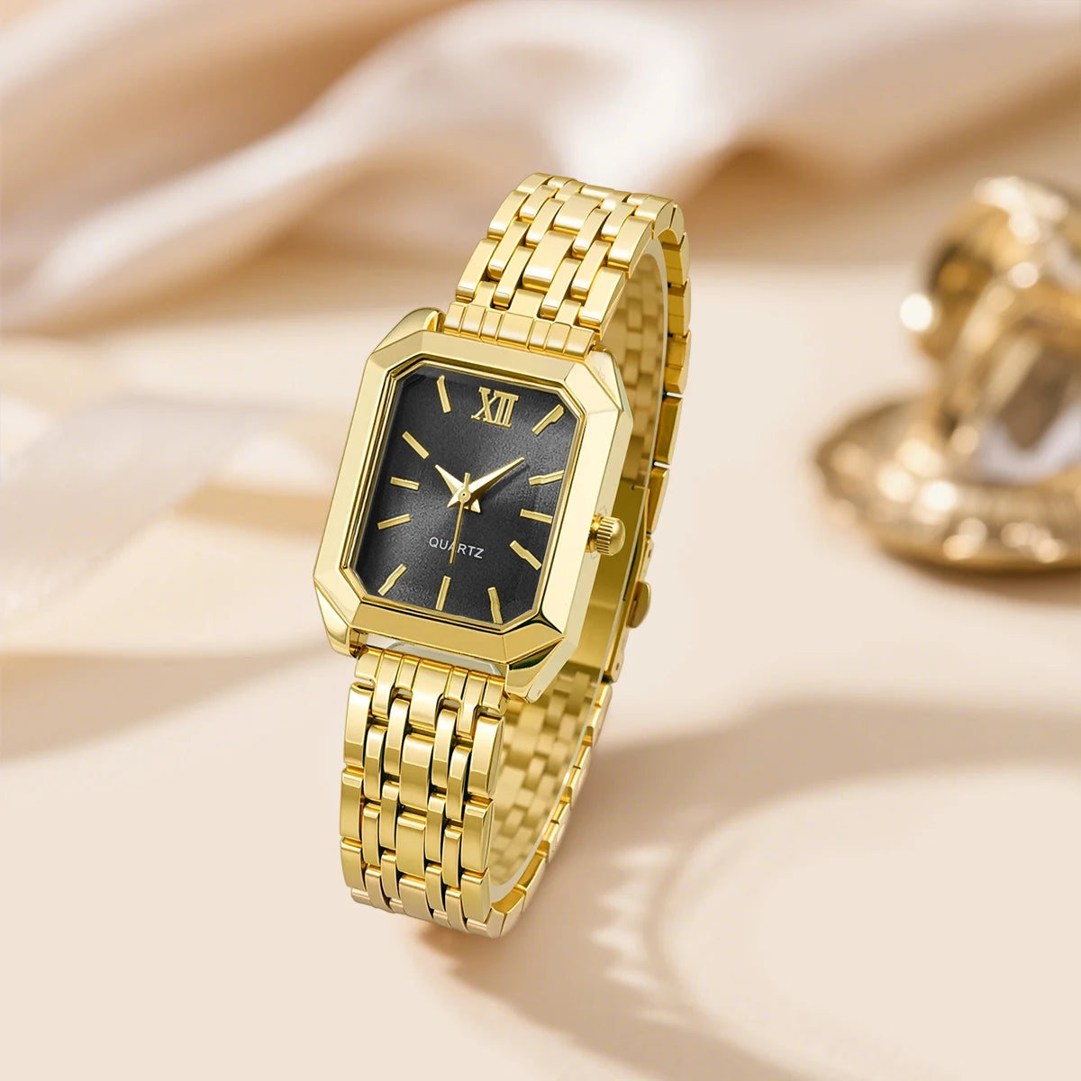 Luxury Alloy Strap Quartz Women's Wristwatch