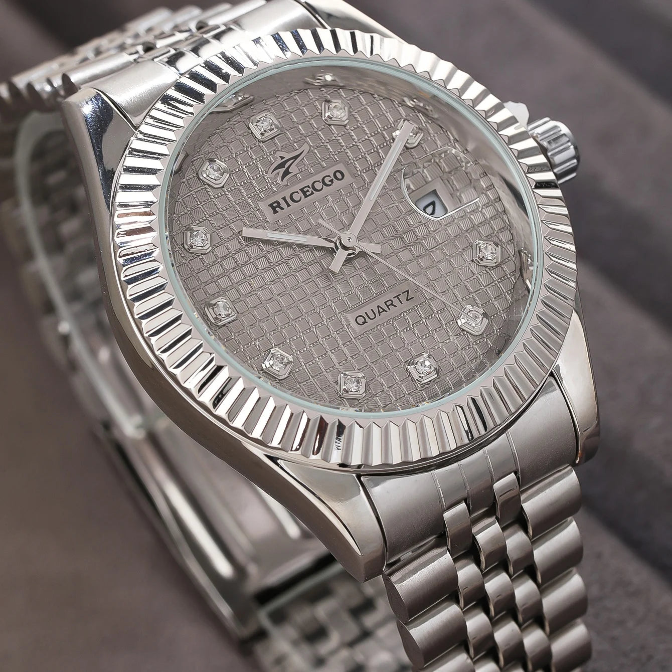 Classic Luxury Men's Quartz Wristwatch - Stainless Steel Business & Sport Style