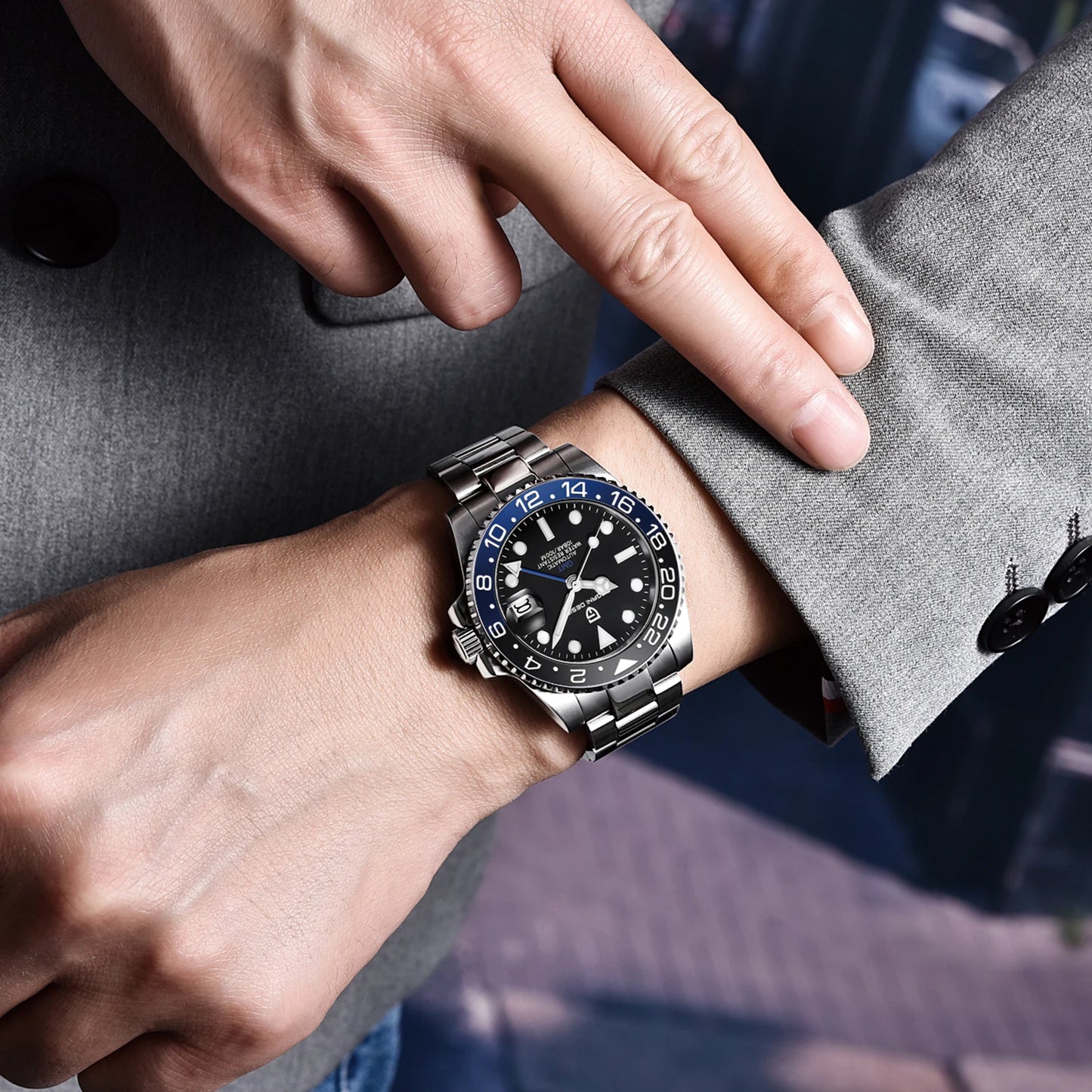 40MM Luxury Men’s Automatic GMT Mechanical Wristwatch with Waterproof Features