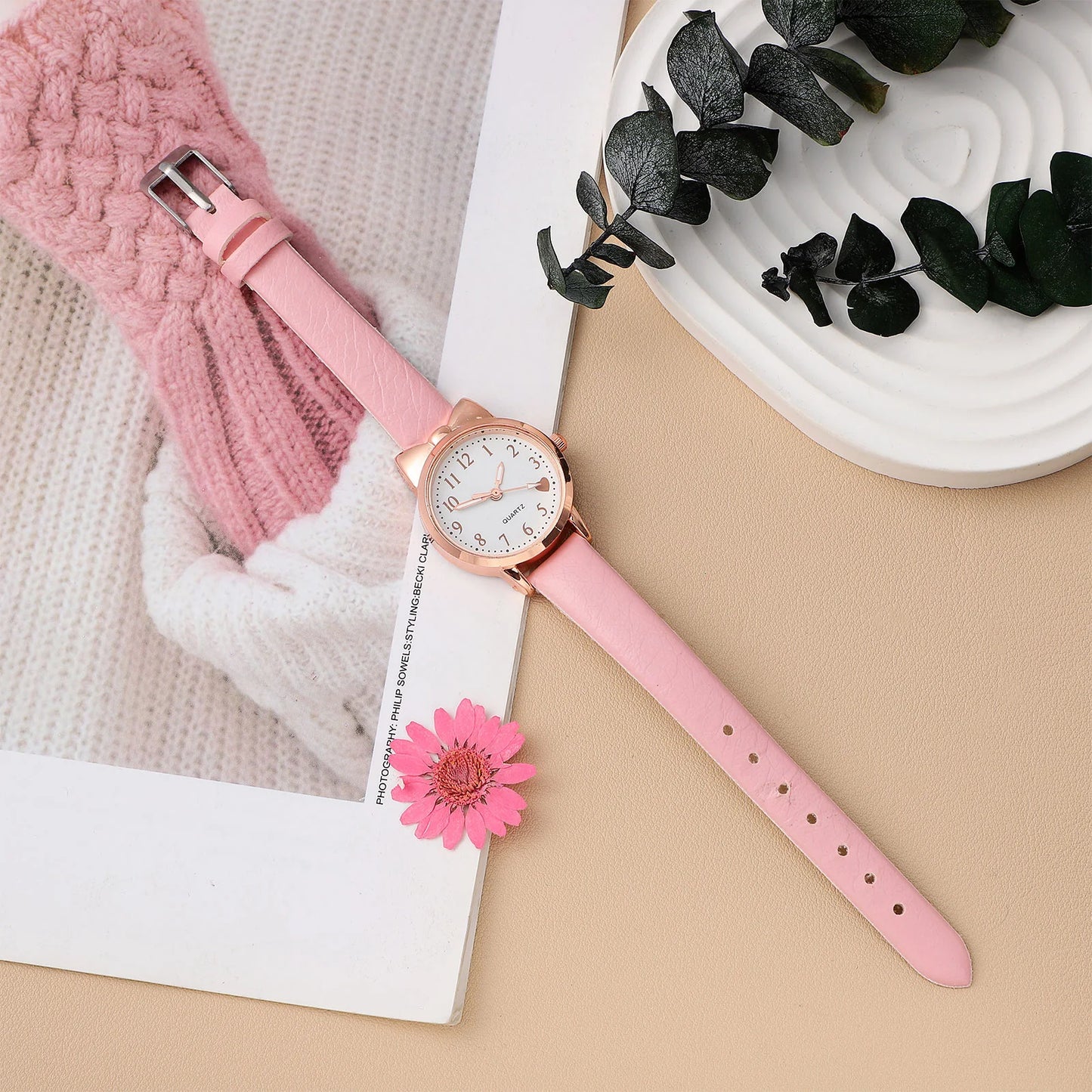 Charming Cartoon Quartz Wrist Watch for Girls