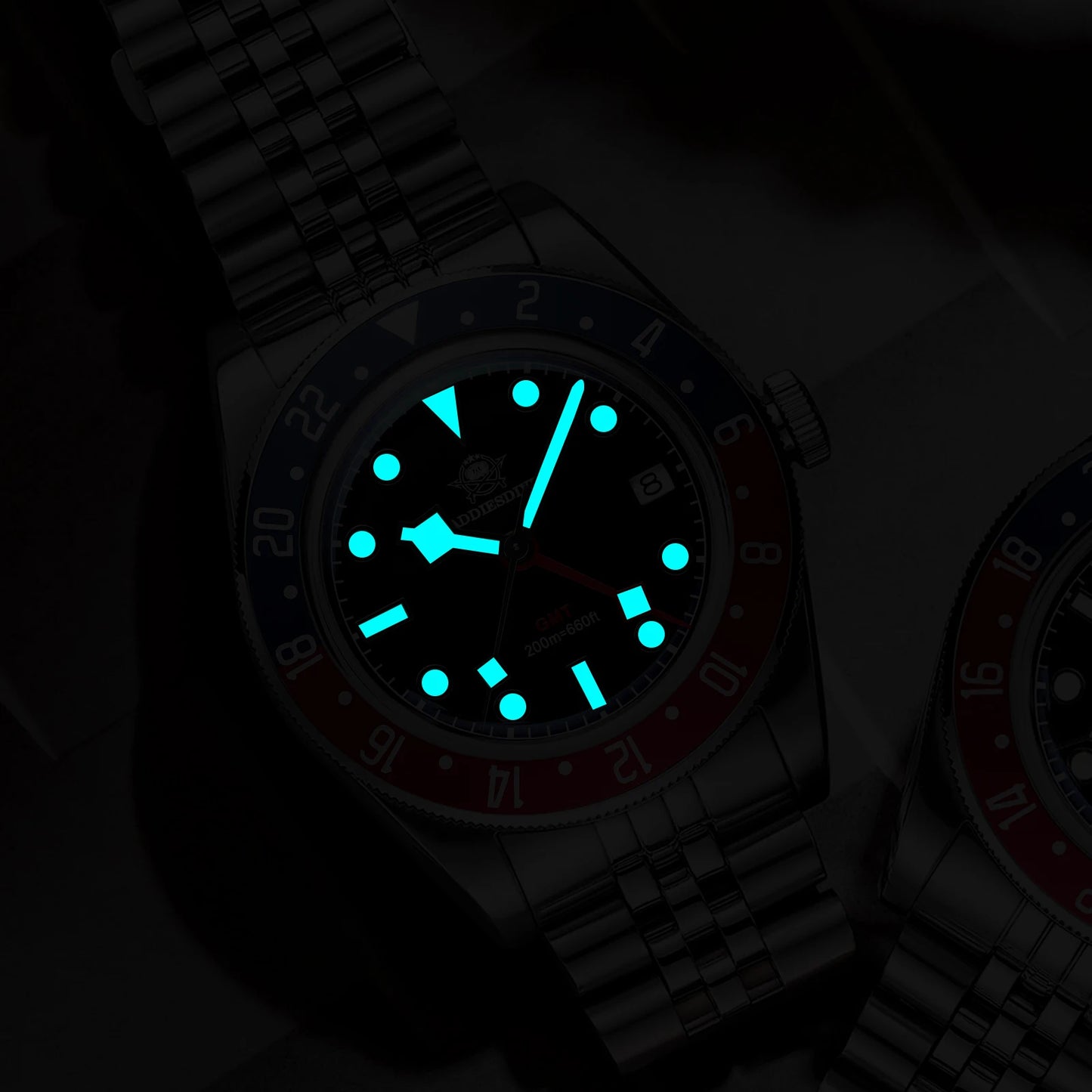 Luxury 200m Water-Resistant GMT Men's Diver Watch with Super Luminous Features